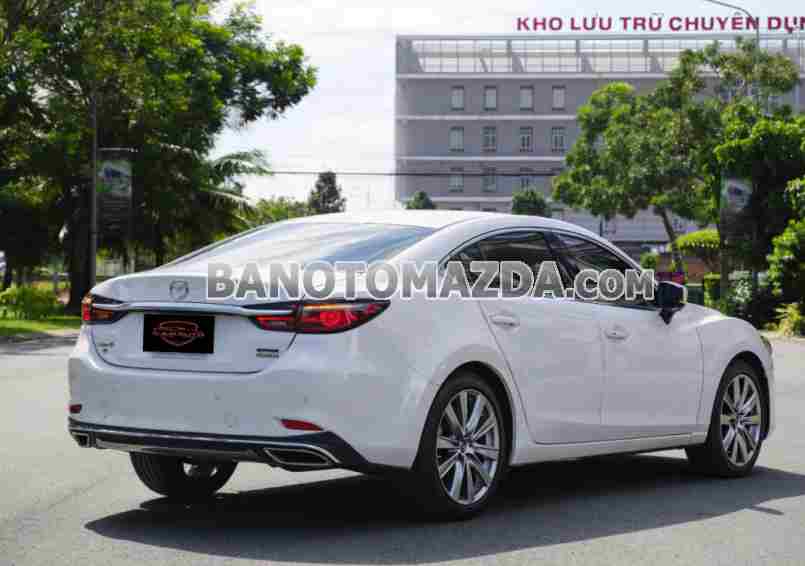 Cần bán xe Mazda 6 Signature Premium 2.5 AT màu Trắng 2022