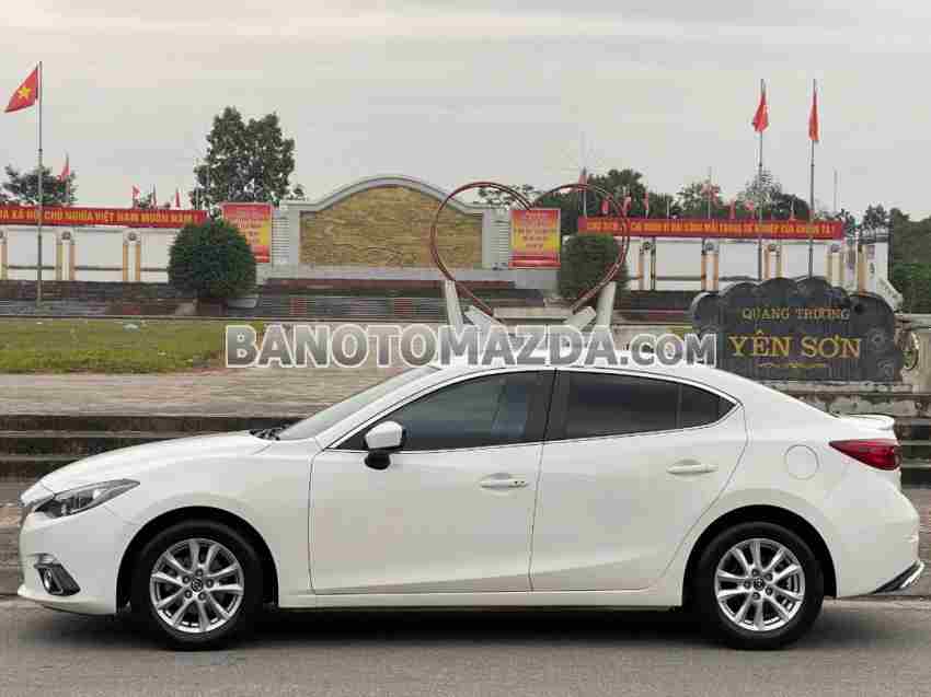 Cần bán xe Mazda 3 1.5 AT năm 2017 màu Trắng cực đẹp