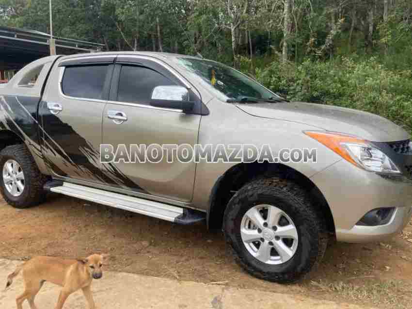 Cần bán gấp xe Mazda BT50 2.2L 4x4 MT năm 2014, màu Cát, Số tay