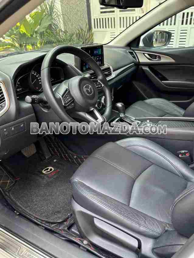 Cần bán gấp xe Mazda 3 1.5 AT năm 2018, màu Trắng, Số tự động