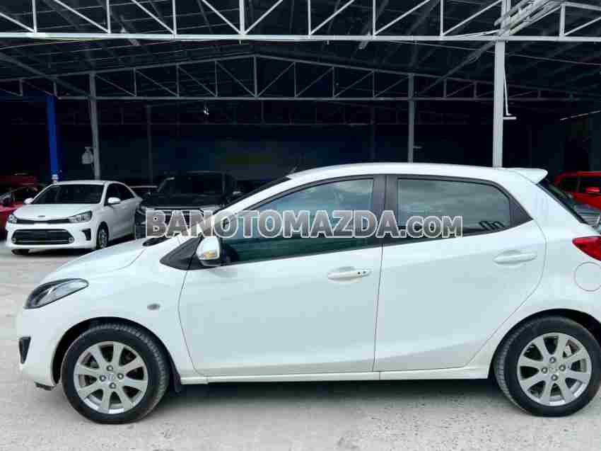 Cần bán gấp Mazda 2 S đời 2015, màu Trắng