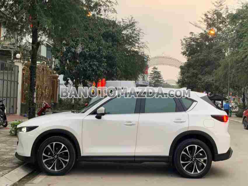 Cần bán gấp Mazda CX5 Premium 2.0 AT đời 2023, màu Trắng