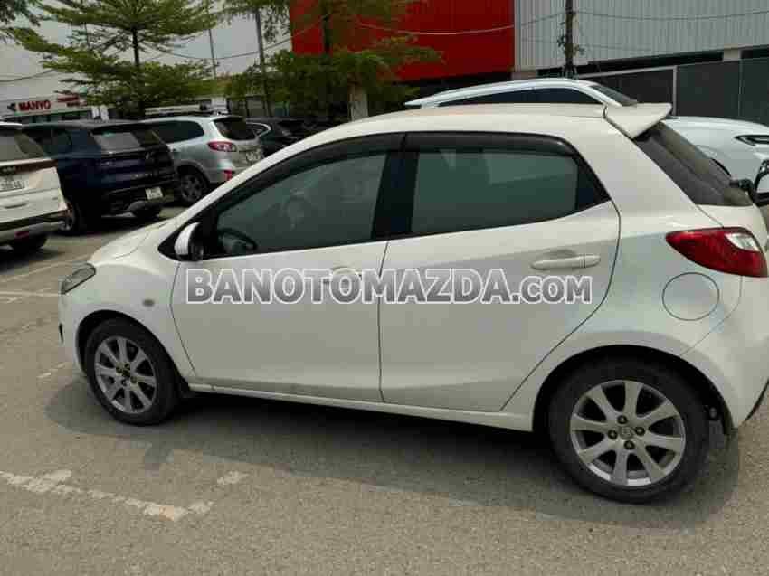 Cần bán gấp xe Mazda 2 1.5 AT năm 2011, màu Trắng, Số tự động