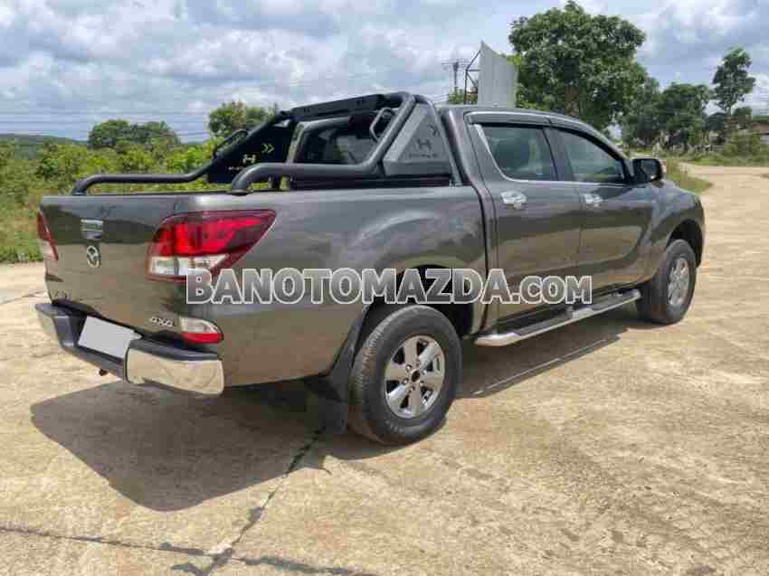 Cần bán gấp Mazda BT50 2.2L 4x4 MT năm 2017 giá cực tốt