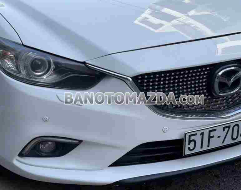 Cần bán gấp Mazda 6 2.0 AT đời 2016, màu Trắng