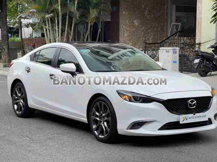 Cần bán gấp Mazda 6 2.0L Premium 2018 - Xe đẹp - Giá tốt