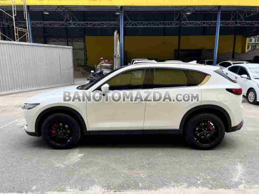 Cần bán gấp Mazda CX5 2.0 Premium đời 2020, màu Trắng
