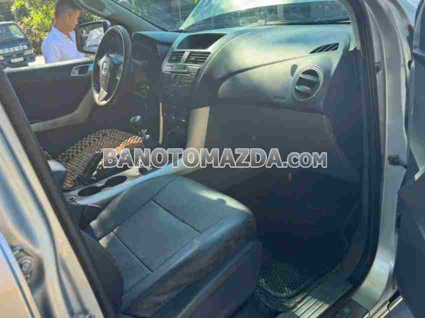 Cần bán Mazda BT50 2.2L 4x4 MT Máy dầu 2015 màu Bạc
