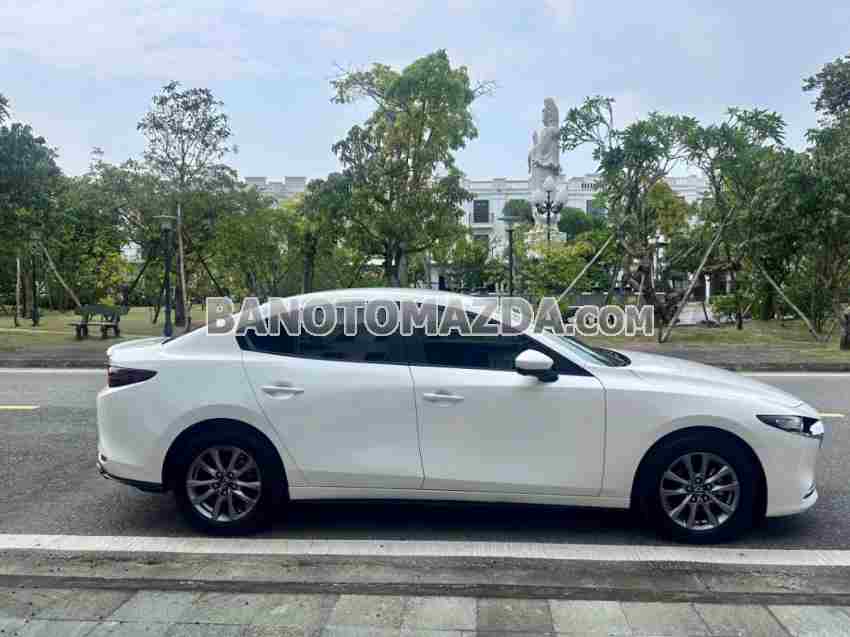 Cần bán gấp Mazda 3 1.5L Deluxe đời 2021, màu Trắng