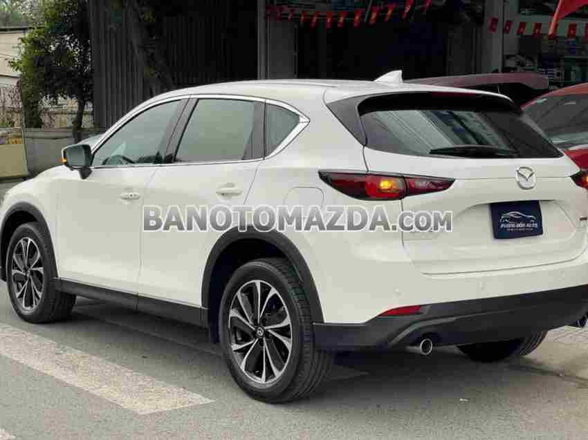 Cần bán gấp xe Mazda CX5 Deluxe 2.0 AT năm 2024, màu Trắng, Số tự động