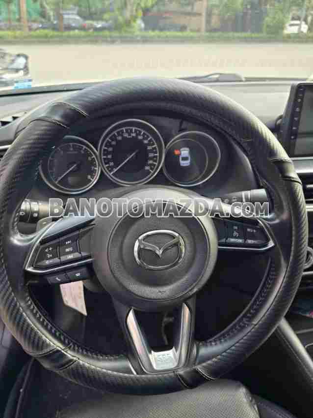 Cần bán xe Mazda 6 Premium 2.0 AT màu Trắng 2017