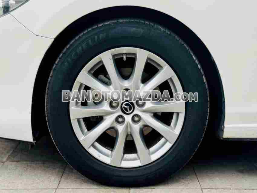 Cần bán gấp xe Mazda 6 2.0 AT 2016 màu Trắng