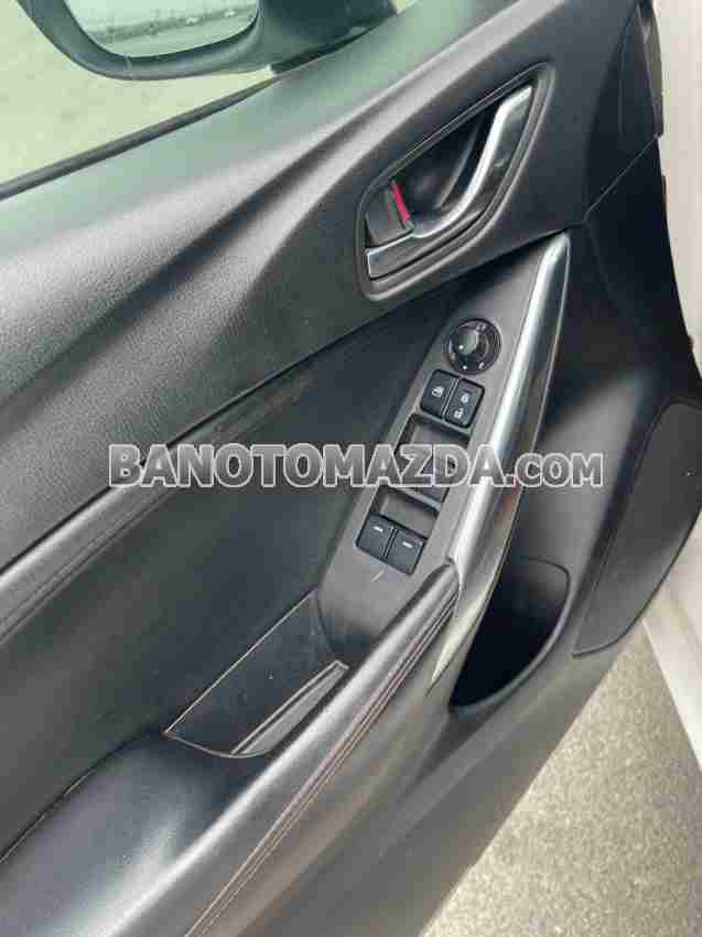 Cần bán xe Mazda 6 2.0 AT màu Trắng 2016