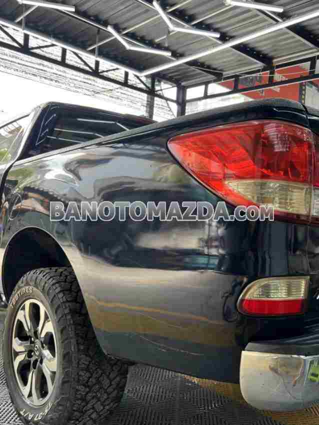 Cần bán xe Mazda BT50 2.2L 4x2 AT năm 2017 màu Xanh cực đẹp