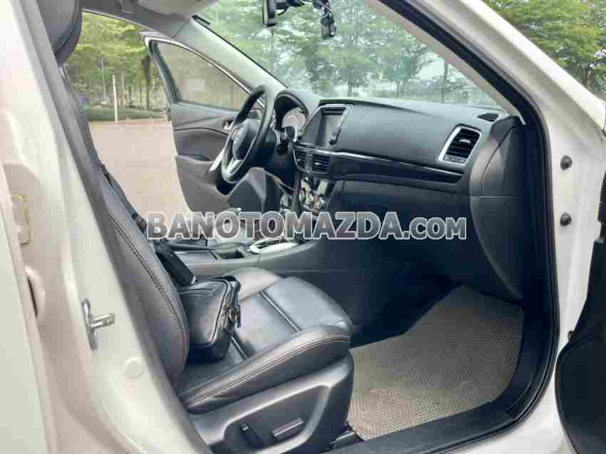 Cần bán xe Mazda 6 2.0 AT màu Trắng 2015