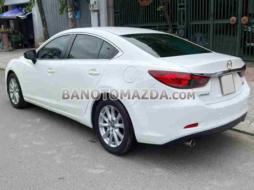 Cần bán gấp xe Mazda 6 2.0 AT 2016 màu Trắng